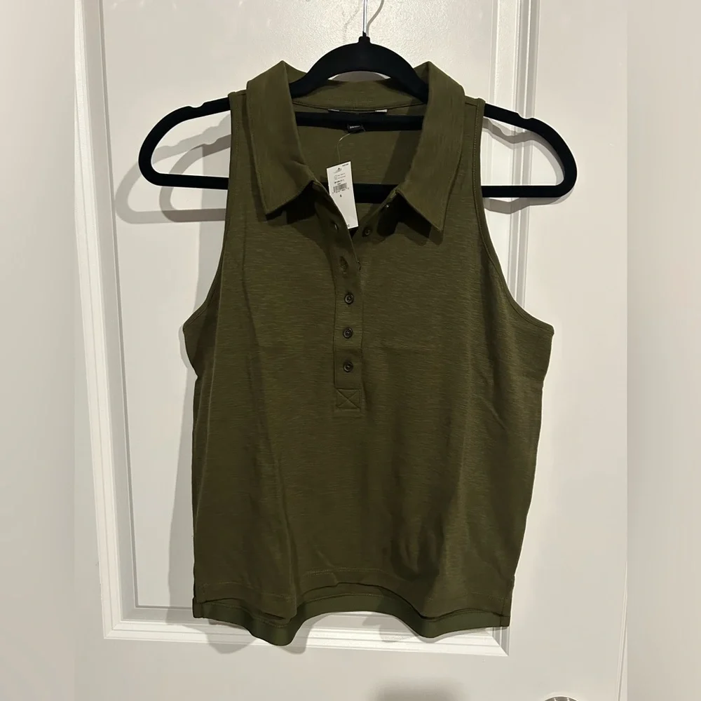 Brand New Summer Top with a collar! - Picture 1 of 2